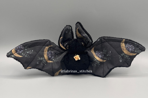 
            
                Load image into Gallery viewer, Moon Flower Bat
            
        